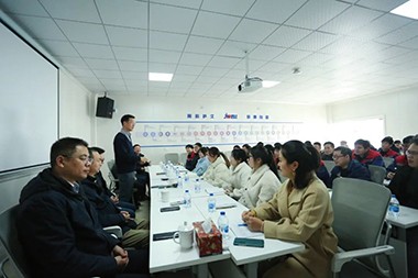 2023, ново патување.